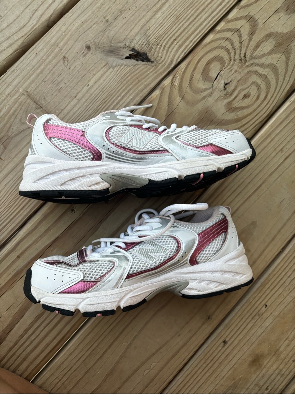 New Balance 530 Women's White and Pink Athletic Running Shoes